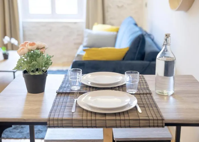 New - Ou Vieil アパート