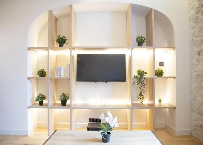 New - Ou Vieil アパート アンティーブ