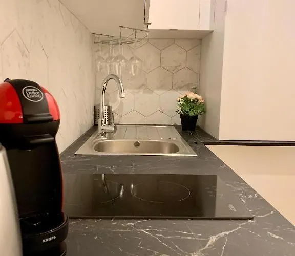 New - Ou Vieil * 昂蒂布